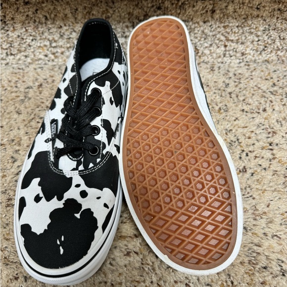 Womens Size 8.0 Vans (WORE 1 TIME) - Picture 2 of 3